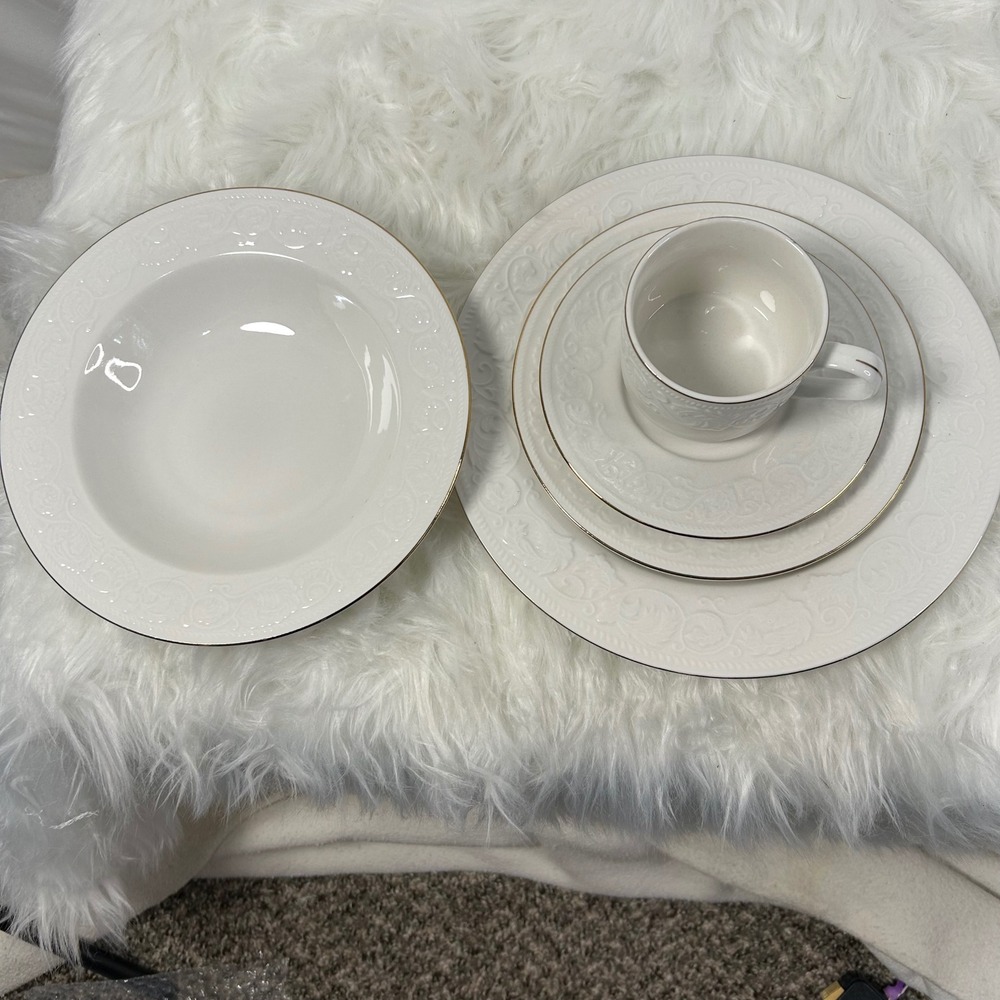 Farberware floral service‎ for one 22 karat gold trim Calais 4173 - Picture 3 of 8